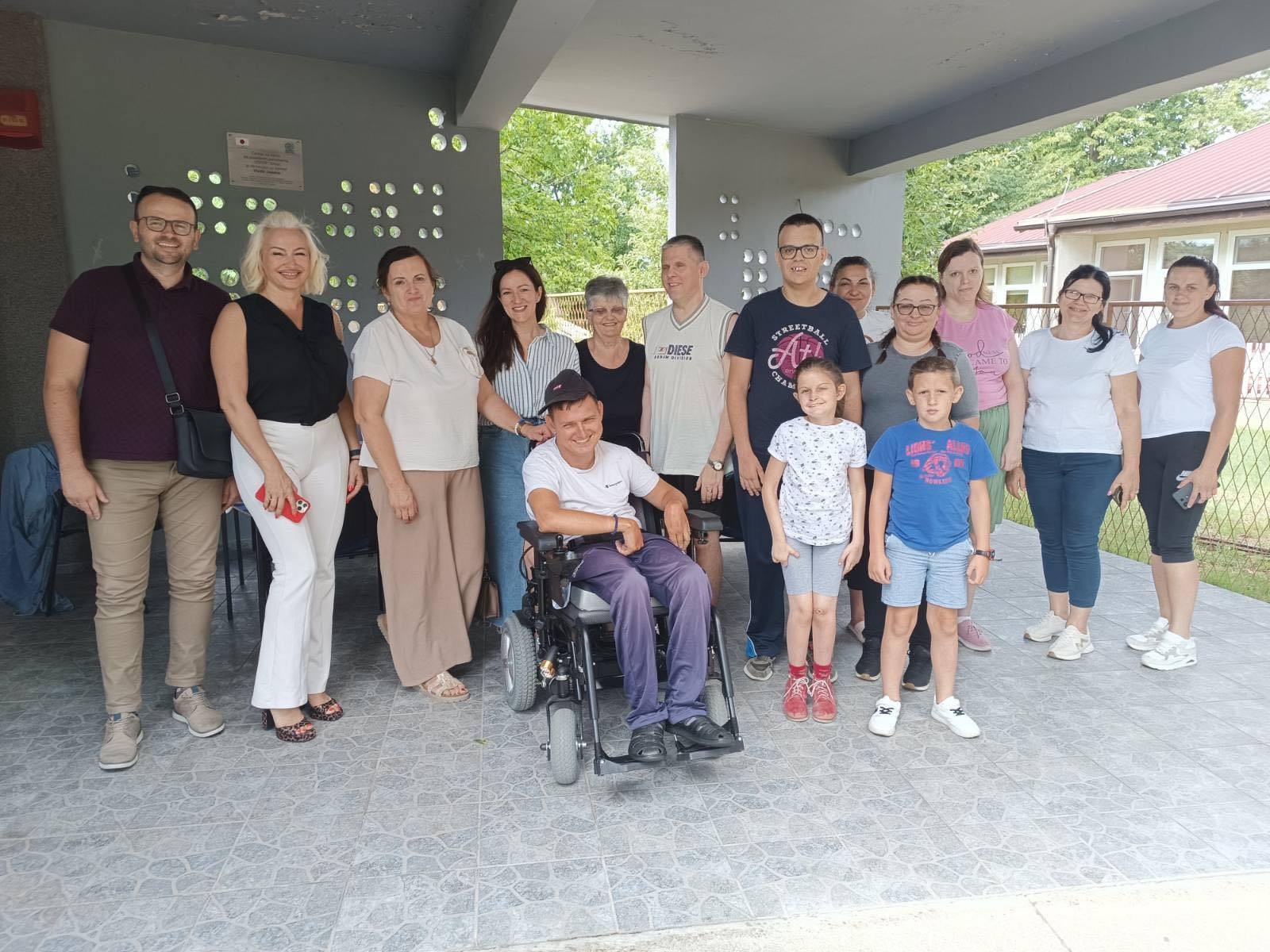 mi-bospo-podrska-zajednici-posjeta-i-donacija-udruzenju-izvor-u-srpcu